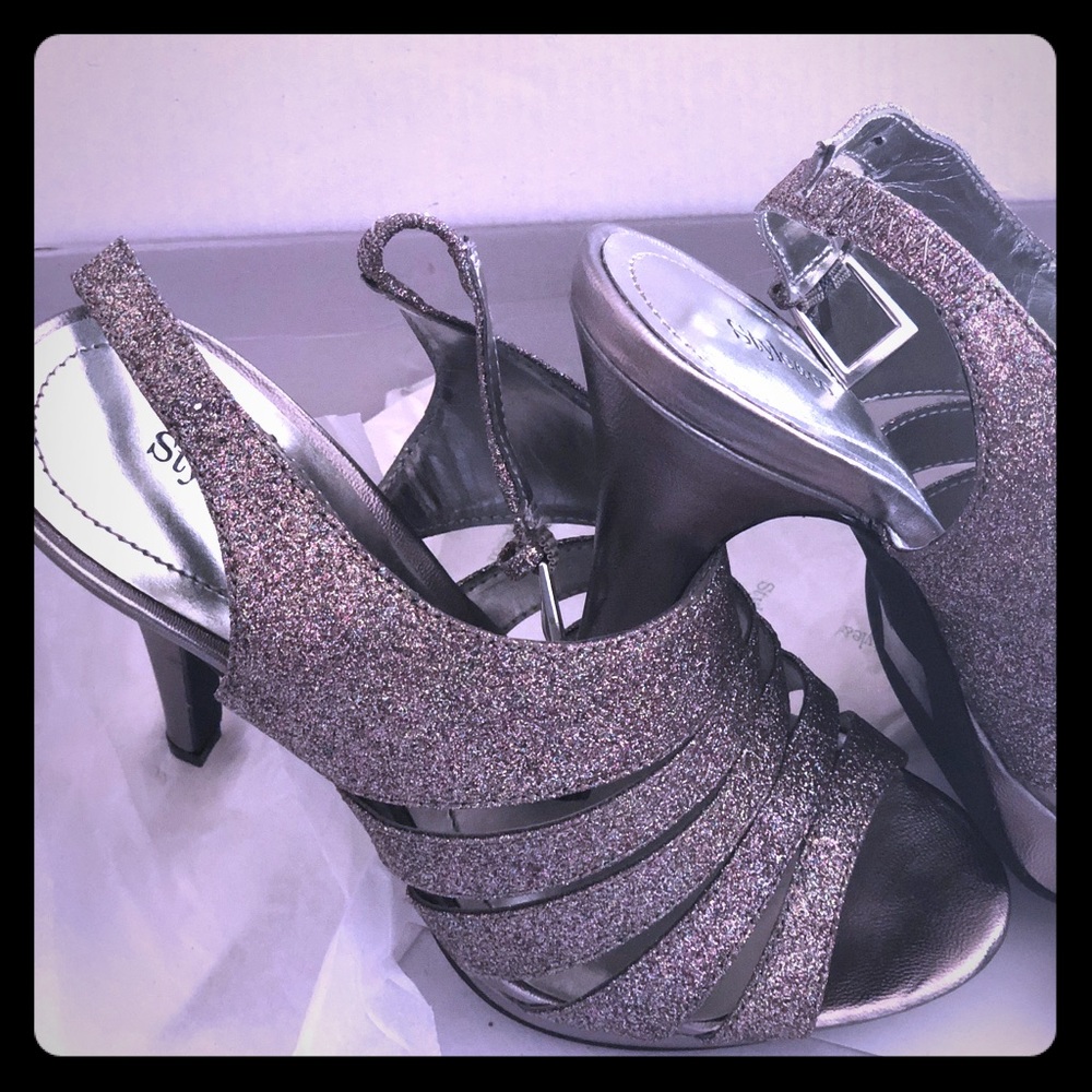 Size 7M glitter Style Co Sandals 👡